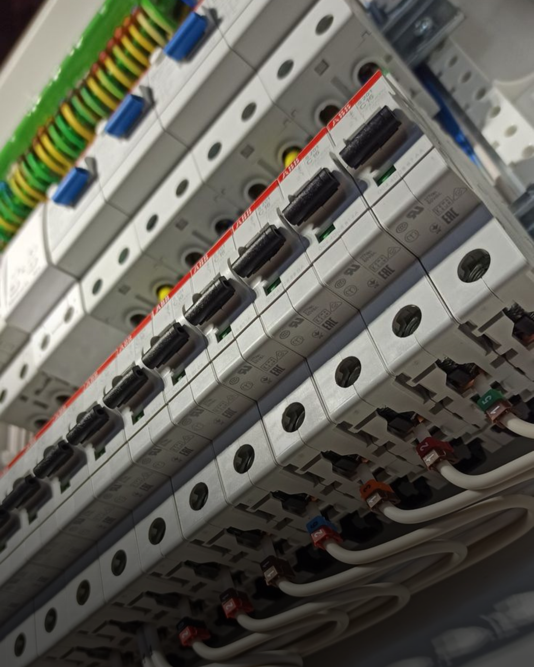 Groepenkast met installatieautomaten voor storingsdienst bij elektrische uitval